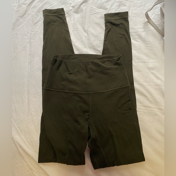 Dark green lulu aligns - Picture 2 of 2